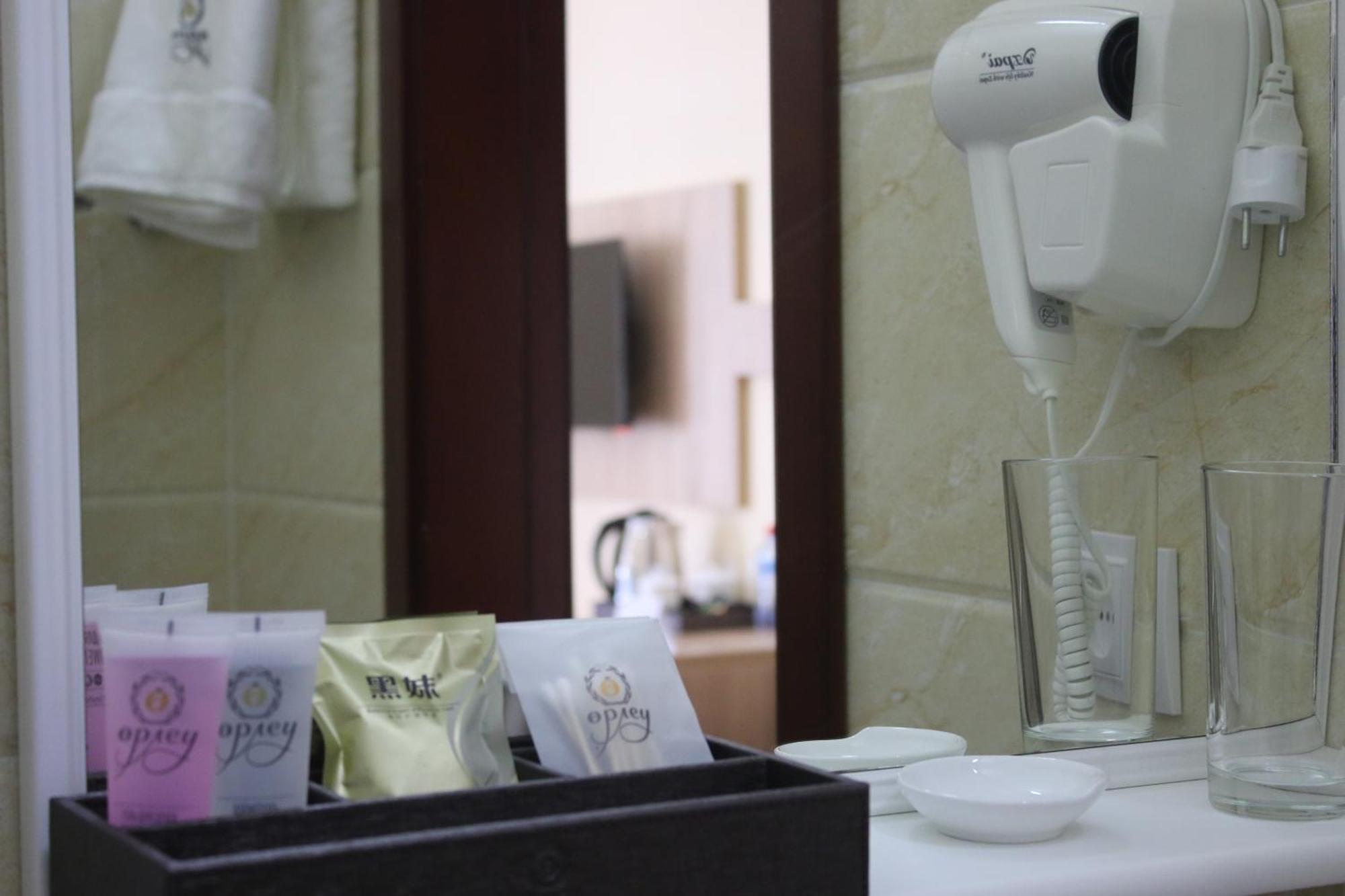 Park Hotel Al Bustan Chimkent Extérieur photo