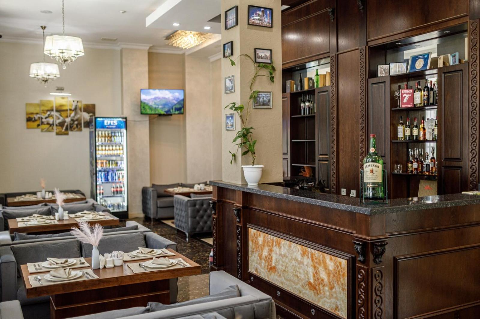 Park Hotel Al Bustan Chimkent Extérieur photo