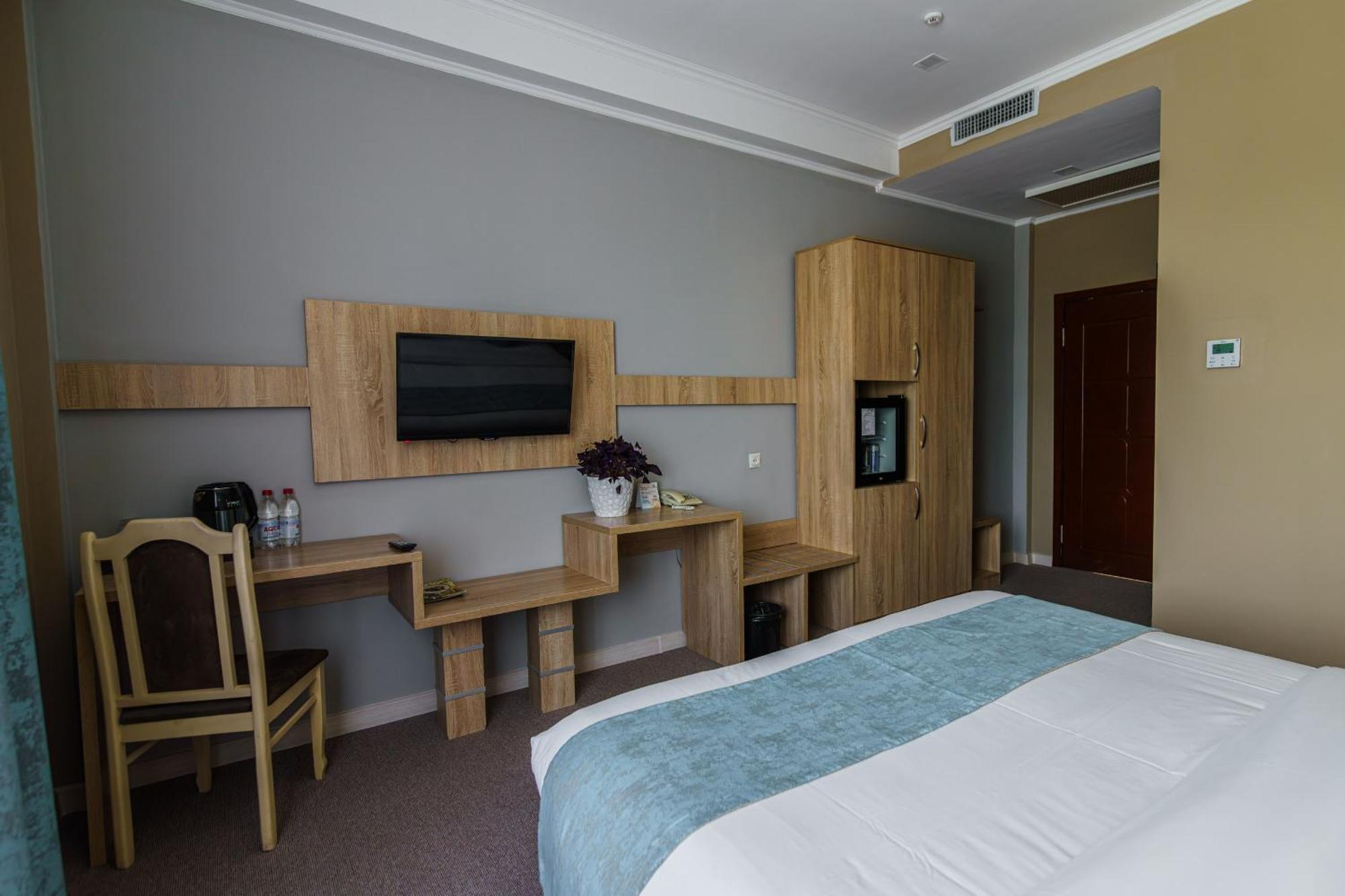 Park Hotel Al Bustan Chimkent Extérieur photo