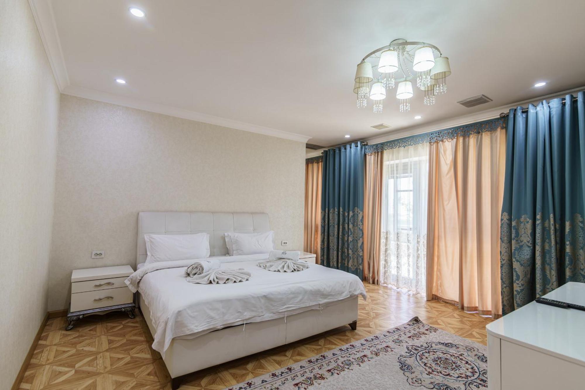 Park Hotel Al Bustan Chimkent Extérieur photo