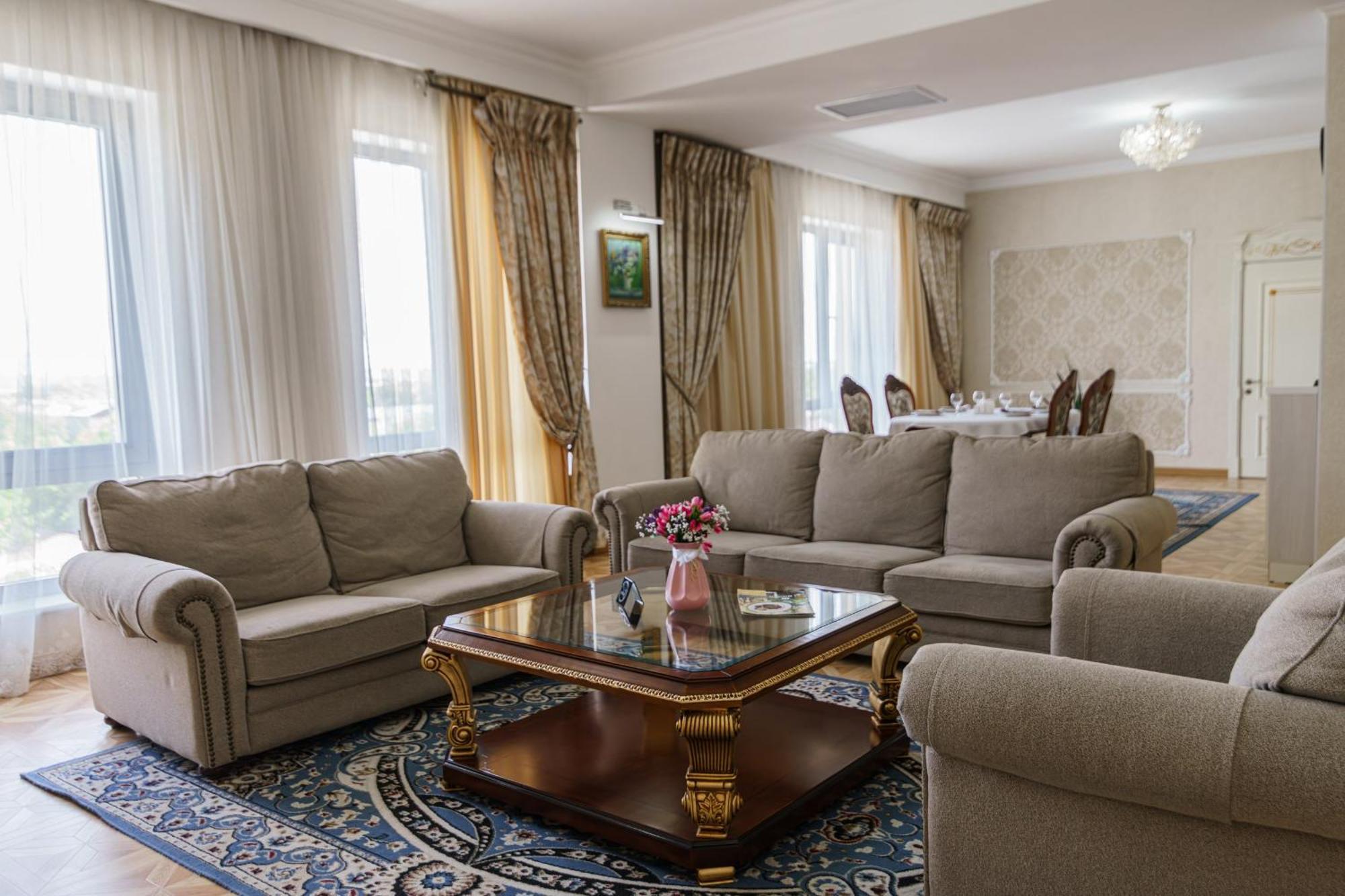 Park Hotel Al Bustan Chimkent Extérieur photo