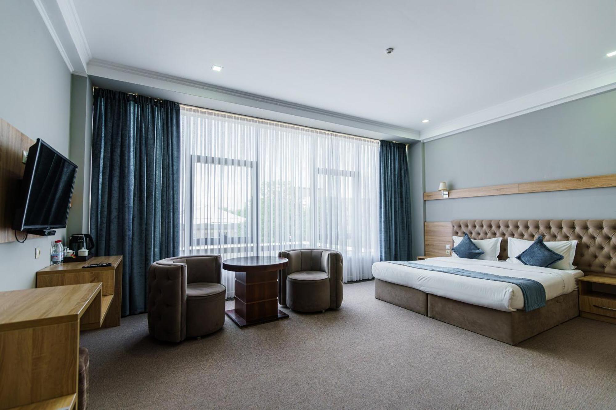 Park Hotel Al Bustan Chimkent Extérieur photo